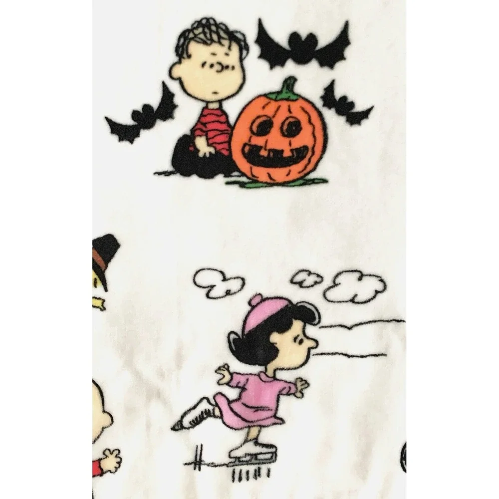 2018 Peanuts Snoopy Halloween Thanksgiving Christmas Fleece Throw Blanket, NWOT